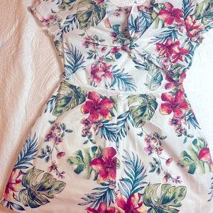 Flower romper Size small